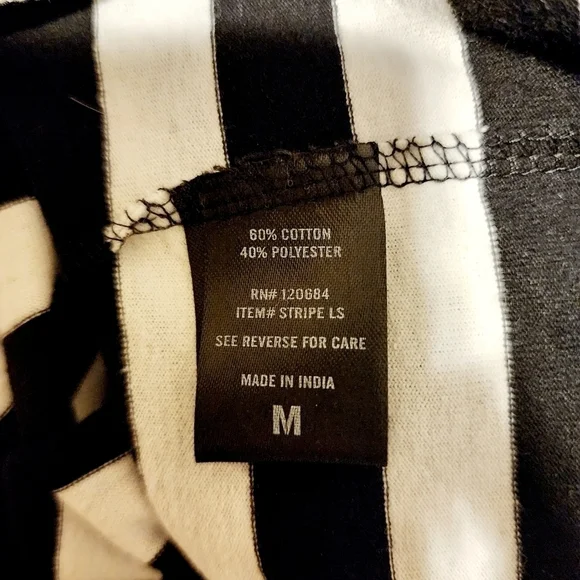 Hot Topic Basic Goth Long Sleeved Tee Black White Striped Women's EUC - Picture 6 of 6
